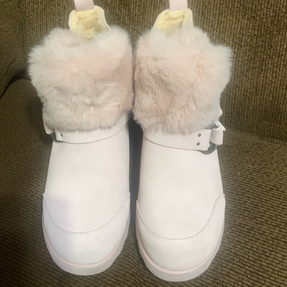Gently worn BearPaw waterproof  slip on boots